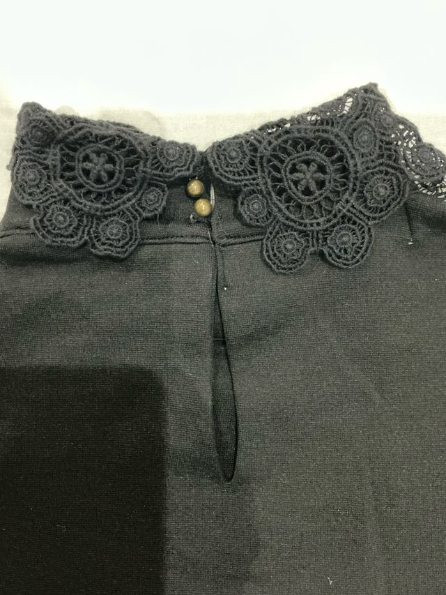 Blusa Zara Negra Encaje Cuello Alto
