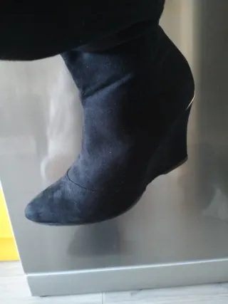 Botas altas negras con cuña Talla 38