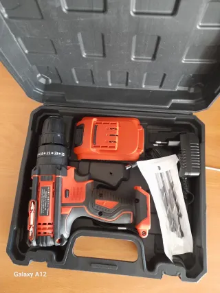 Taladro Inalámbrico con Batería y Cargador