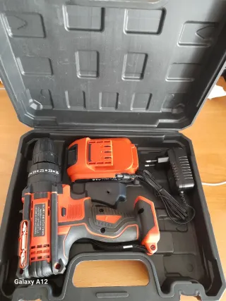 Taladro Inalámbrico con Batería y Cargador