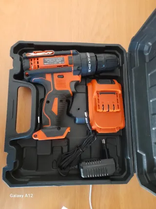 Taladro Inalámbrico con Batería y Cargador