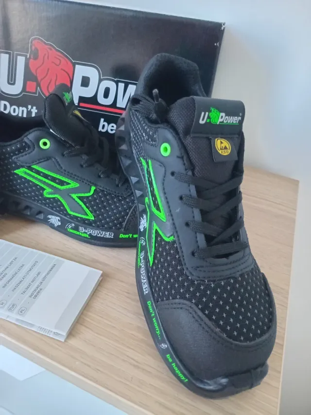 Botas de seguridad U-Power negras y verdes