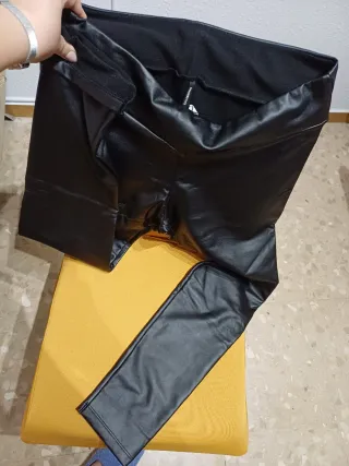 Pantalón Polipiel Pitillo Negro T-L