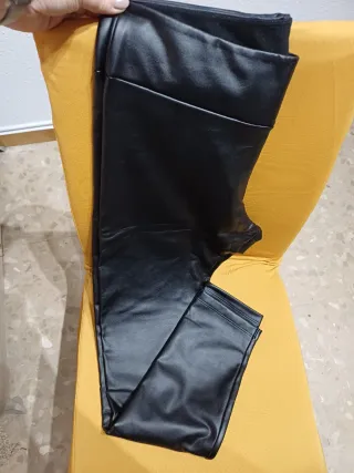 Pantalón Polipiel Pitillo Negro T-L