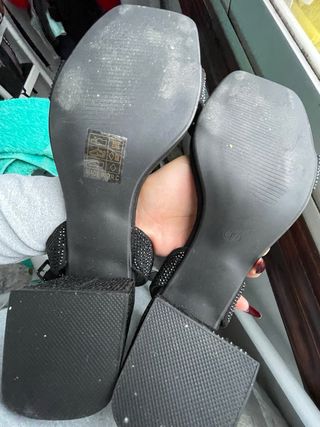 Tacones MIA negros brillantes talla 39