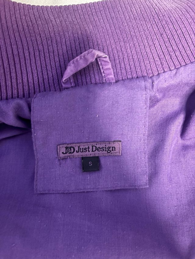 Chaqueta vaquera morada