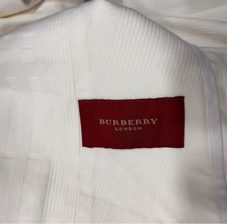 Traje Burberry Blanco