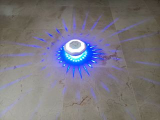 Luci LED galleggianti per piscina