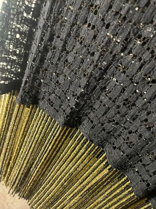 Vestido negro Zara flecos dorados