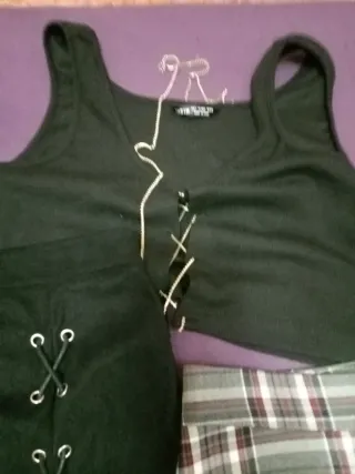 Falda Shein cuadros Talla L (equivale a S-M)