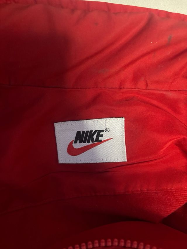 Chaqueta Nike Roja