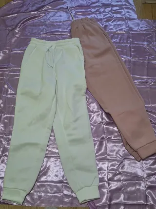 Pantalones de chándal blanco y rosa