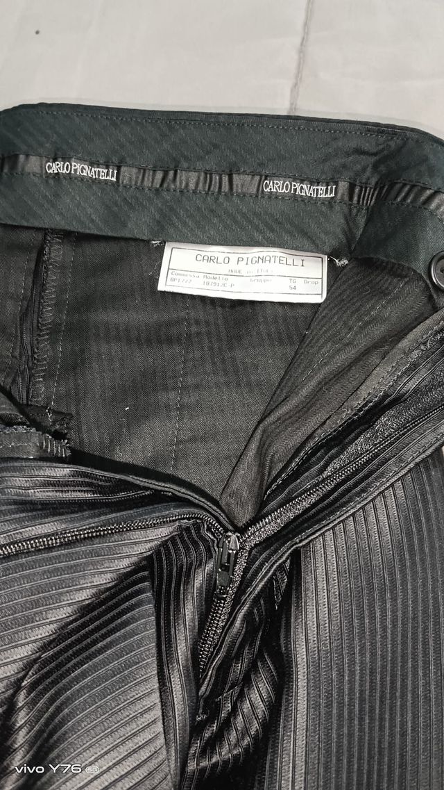 Traje de etiqueta negro