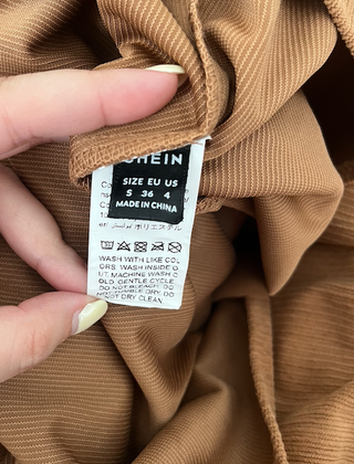 Vestido peto fino de pana marron shein