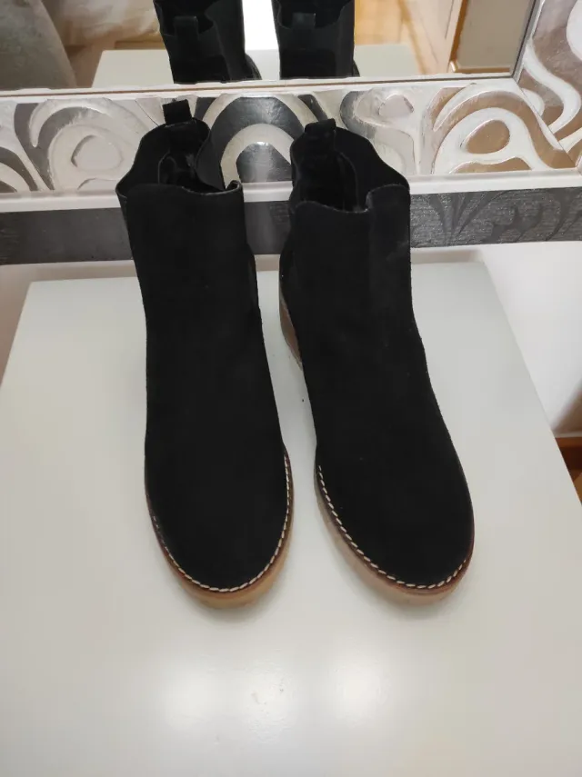 Stivaletti in pelle nera