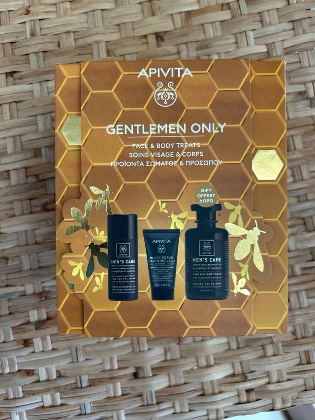 APIVITA Set Gentlemen Only Crema y Champú