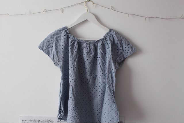 Camiseta cuello barco azul