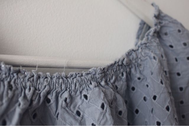 Camiseta cuello barco azul