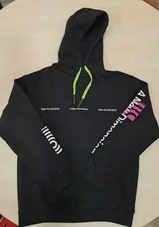 Sudadera Bershka Negra con Detalles Rosas