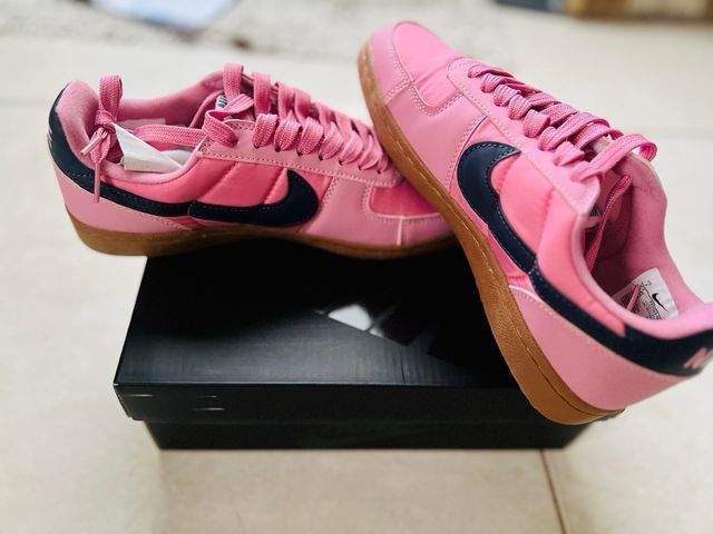 Nike Fiel General Rosa