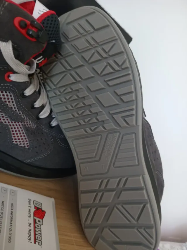 Botas de seguridad U-Power grises y rojas