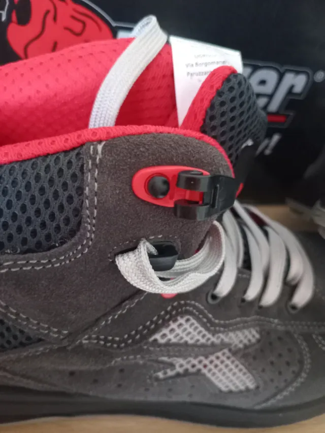 Botas de seguridad U-Power grises y rojas