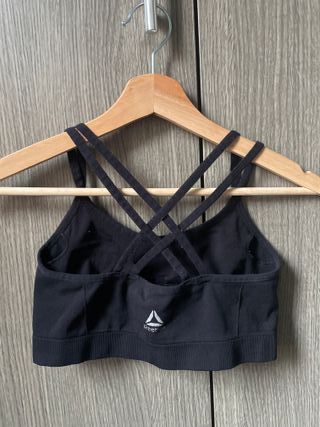 Sujetador deportivo negro tirantes cruzados