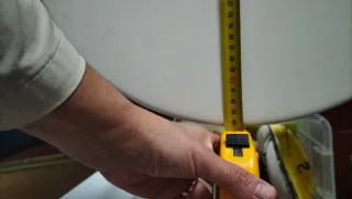 Mesa de apoio redonda branca metal