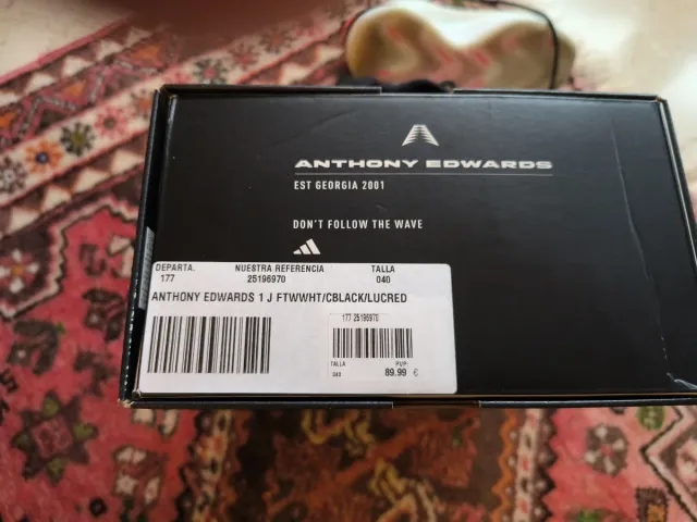 Zapatillas Adidas Baloncesto Negras y Blancas