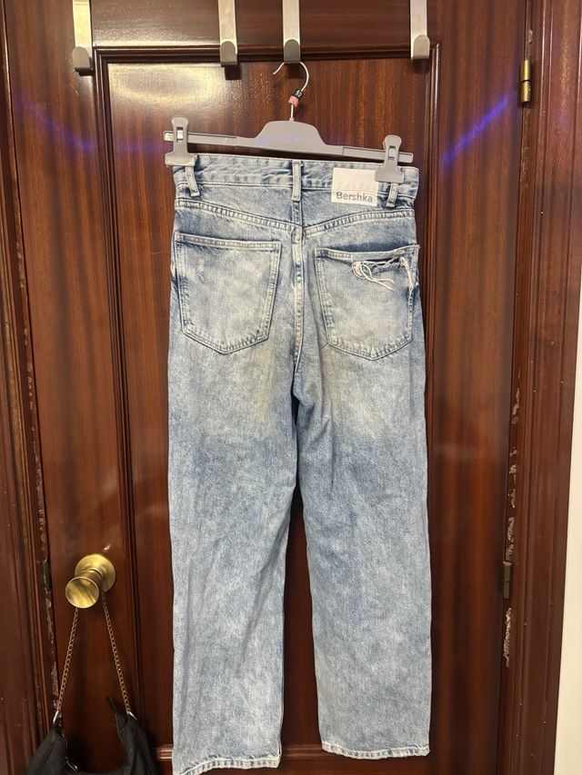 Pantalones vaqueros Bershka rotos