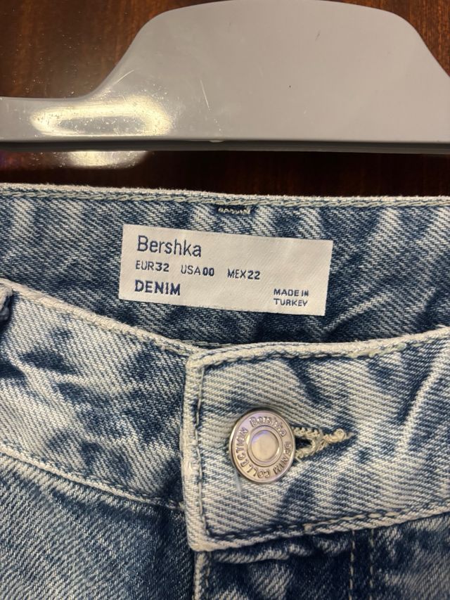 Pantalones vaqueros Bershka rotos