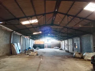 Naves industriales en venta.