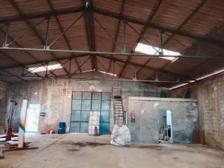 Naves industriales en venta.
