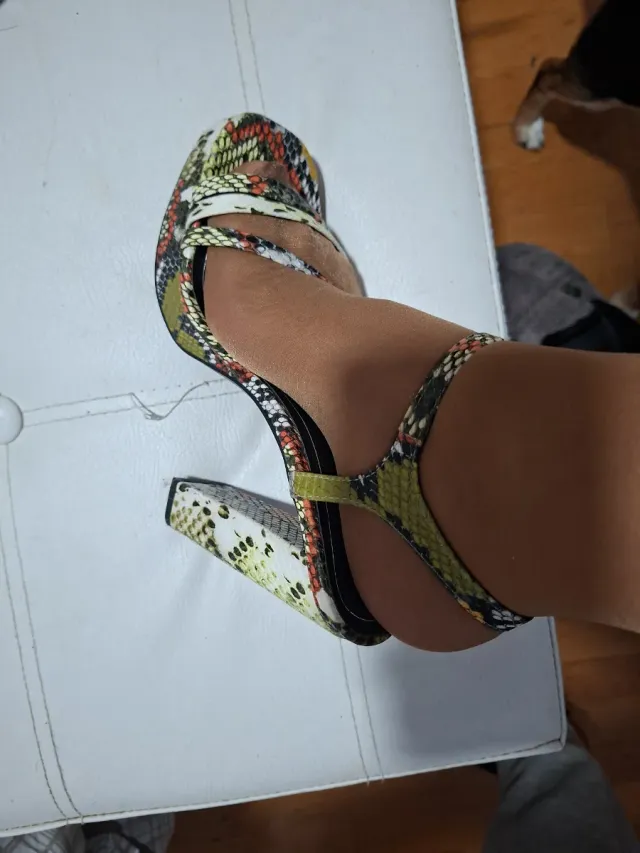 Sandalias plataforma ZARA estampado animal print.