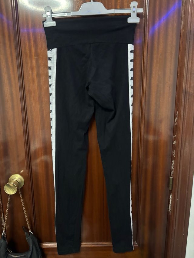 Mallas Nike Negras con Logo Lateral