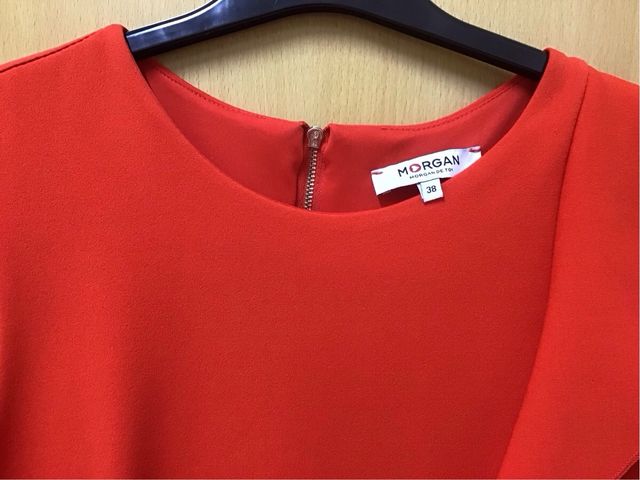 Vestido rojo festivo