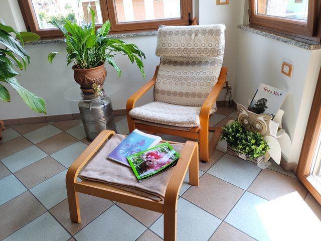 Poltrona Ikea legno e tessuto