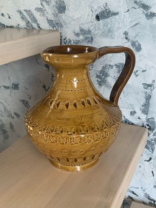 Brocca color senape tipo Bitossi in ceramica