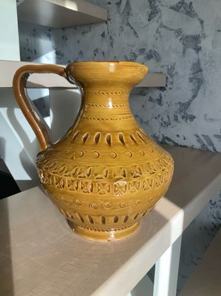 Brocca color senape tipo Bitossi in ceramica