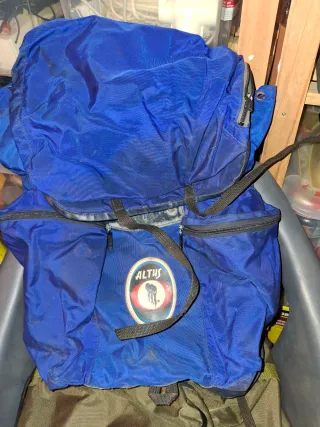 Mochila de montaña azul