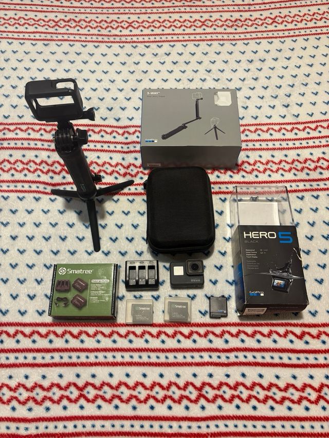 GoPro Hero 5 Black + Accessori