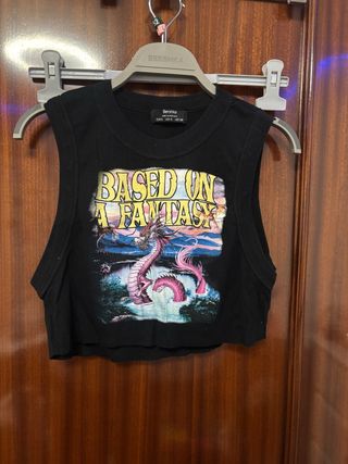 Top Bershka Negro Dragón Fantasía Talla S