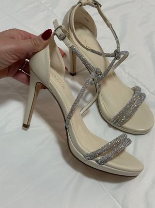 Sandalias de Novia Menbur Beige y Plata
