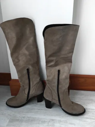 Botas altas de piel