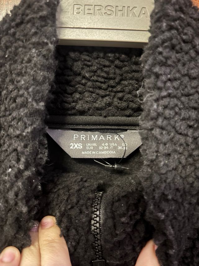 Sudadera borrego negra cremallera