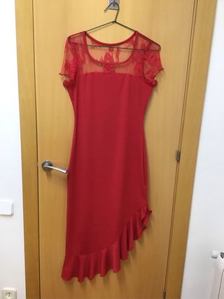 Vestido rojo con encaje