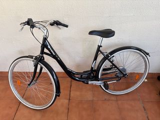 Bicicleta de paseo BTWIN negra