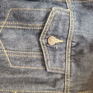 Chaqueta vaquera Pull and Bear con borrego