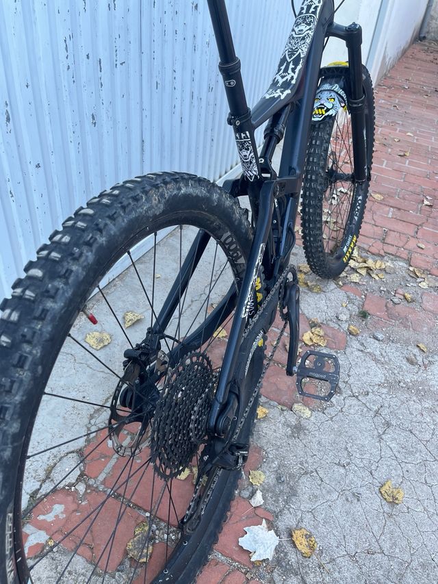 Bicicleta Doble Suspensión Negra