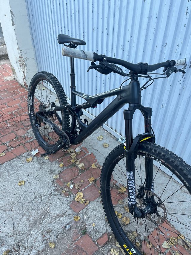 Bicicleta Doble Suspensión Negra